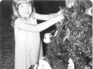 Jaime decorating tree